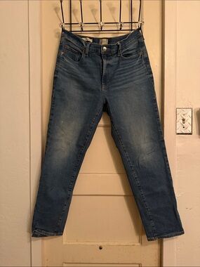 Universal Thread Straight Leg Jeans in Medium Blue Wash